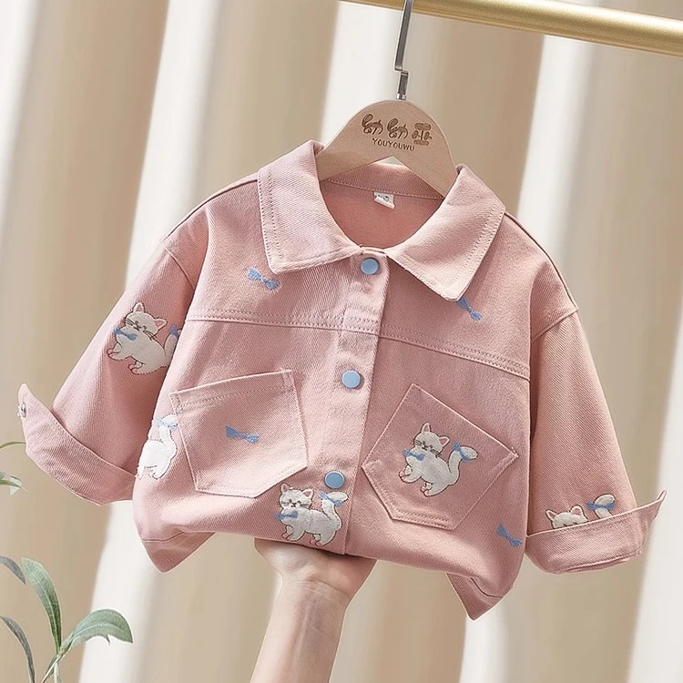 女小童洋气外套春秋款2025女宝宝翻领夹克春装小女孩卡通休闲外套