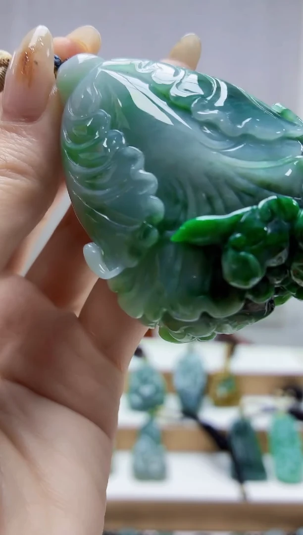 未镶嵌定制翡翠4898jw-毛货挂件184