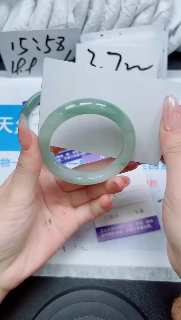 【闪购商品】石英质玉手镯未镶嵌164