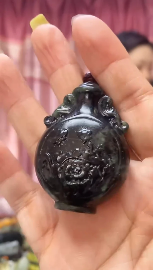 未镶嵌岫玉吊坠