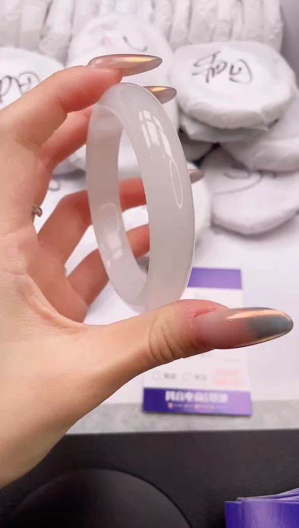 【闪购商品】石英质玉手镯未镶嵌21K34-60