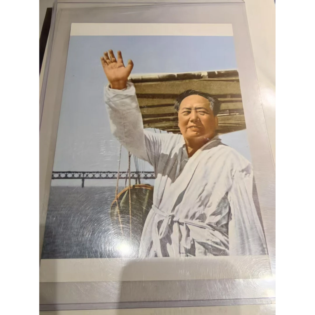 穿着睡袍的爷爷/16开照片