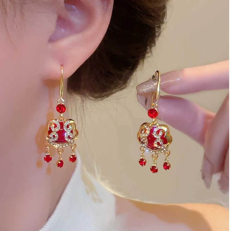 铜合金耳饰 小众设计感红色平安锁耳环2025年新款秋冬气质百搭