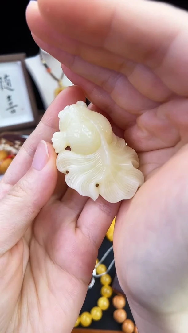 琥珀未镶嵌珠宝奇石艳*儿柒月