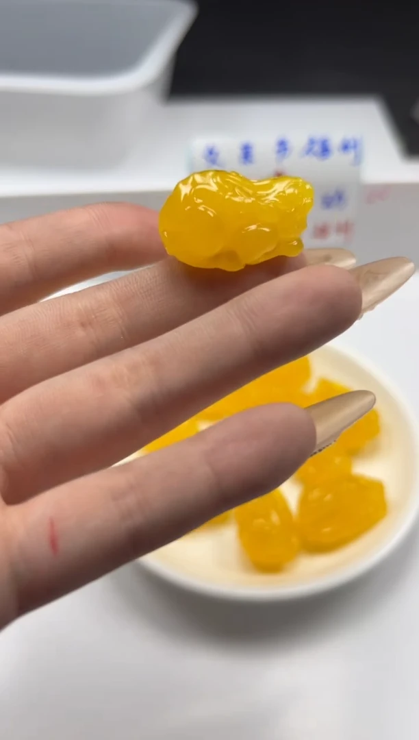 未镶嵌颈饰蜜蜡w2058鸡油黄蜜蜡貔貅*1个