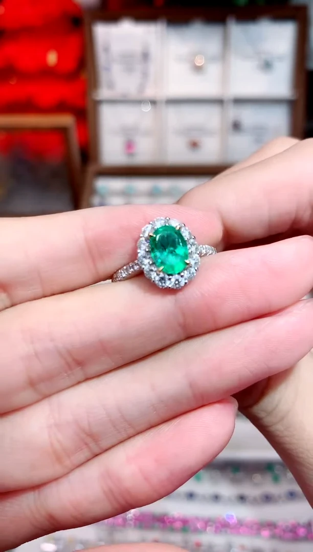 18K金镶嵌戒指祖母绿0.92ct/天然宝石/七天无理由