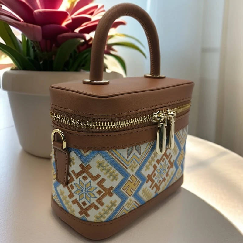 广西非遗壮锦皦玉四燕朝花纹小众盒饭形包包轻奢百搭手提单肩斜跨