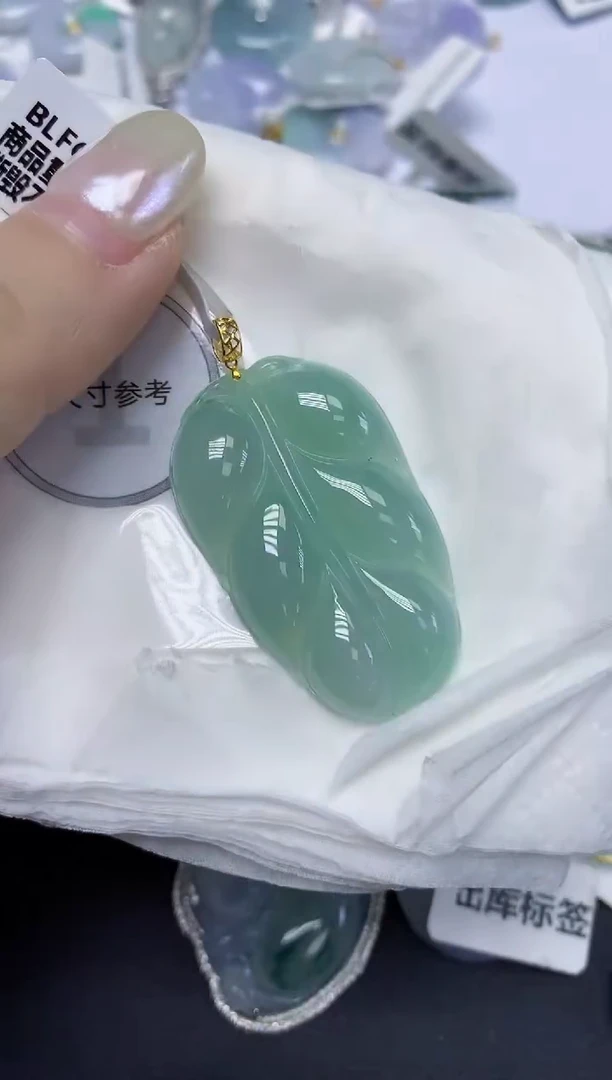 翡翠18K金镶嵌颈饰天然缅甸翡翠A货百元以上9元证书费自理