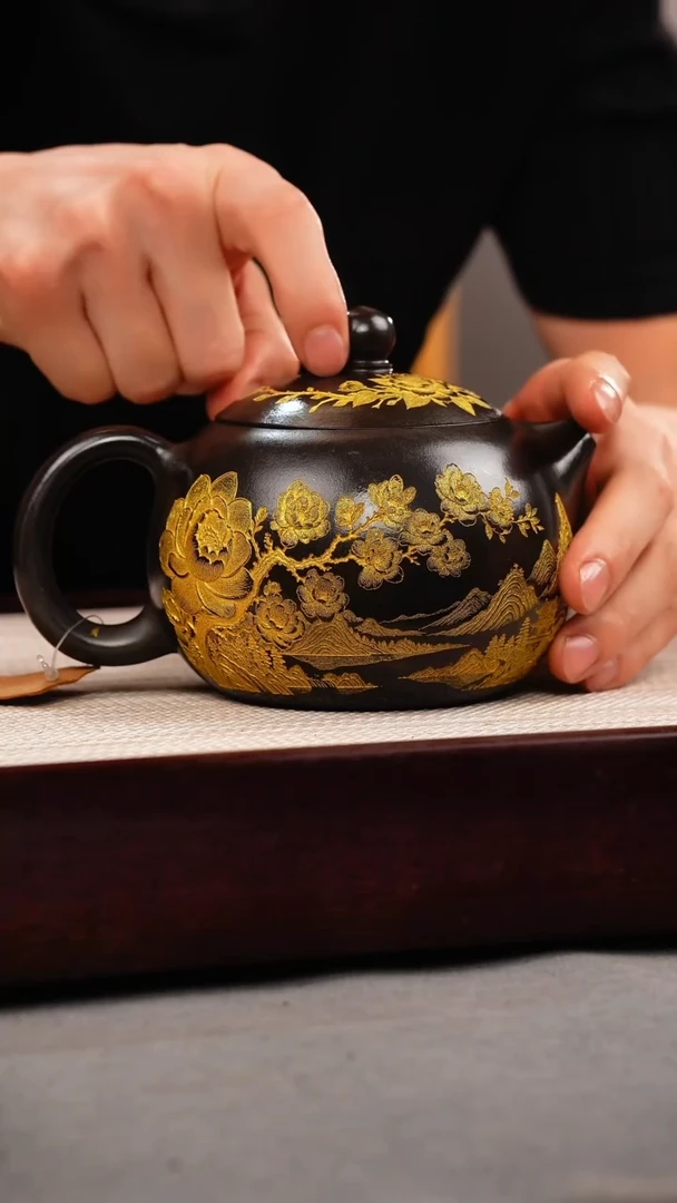 茶壶紫砂石黄 西施 牡丹 描金