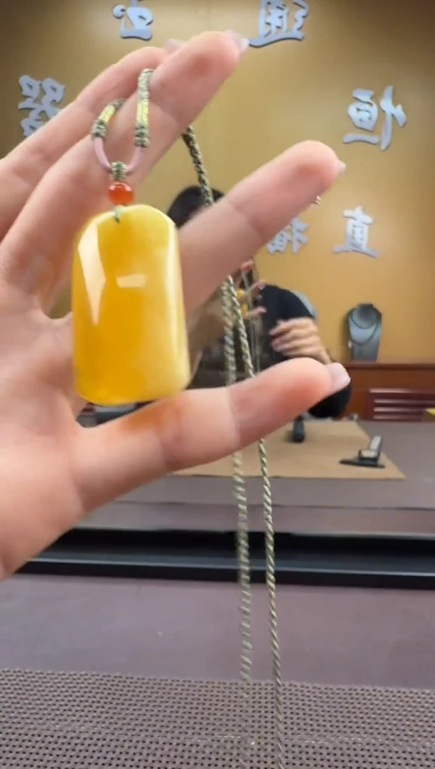 琥珀颈饰未镶嵌挂件
