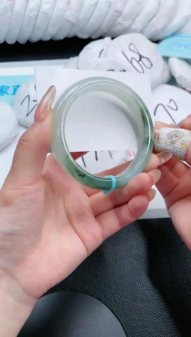 【闪购商品】石英质玉手镯未镶嵌10S82-60