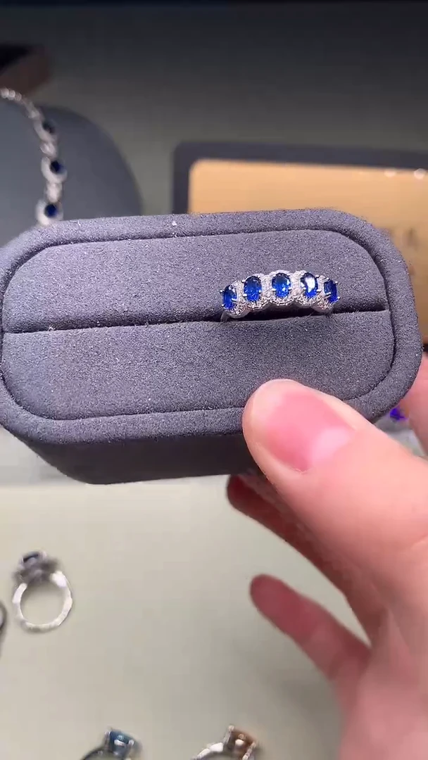 戒指蓝宝石银S925镶嵌··········