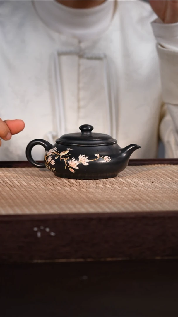 茶壶紫砂九龄君子兰 210cc