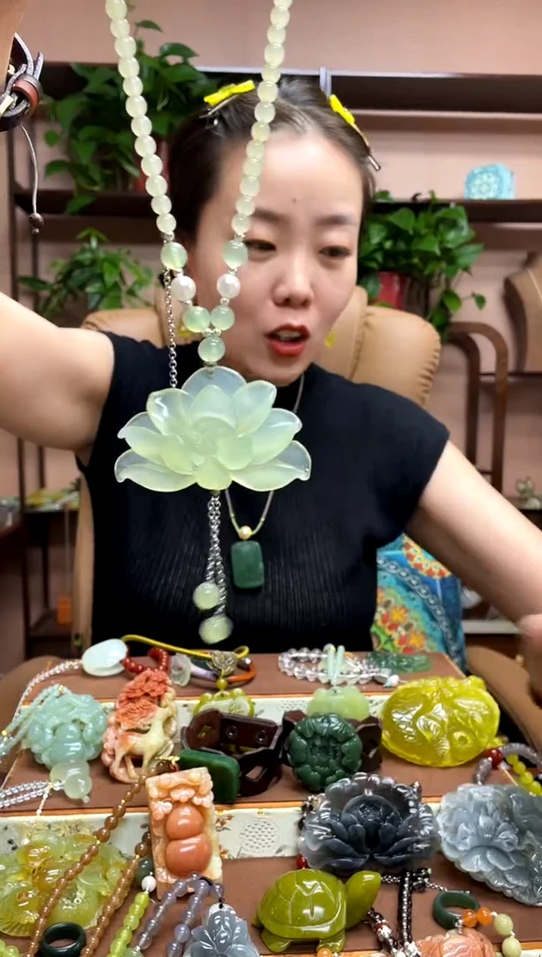 未镶嵌岫玉吊坠·