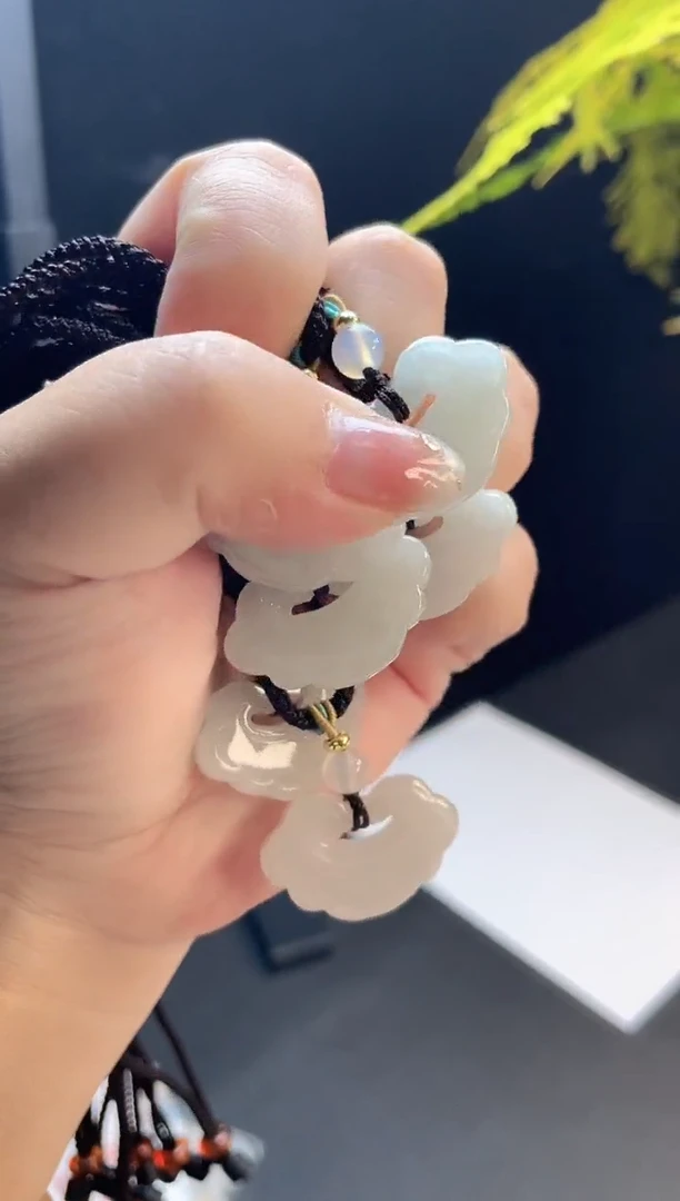 颈饰未镶嵌翡翠祥云锁多样性发一