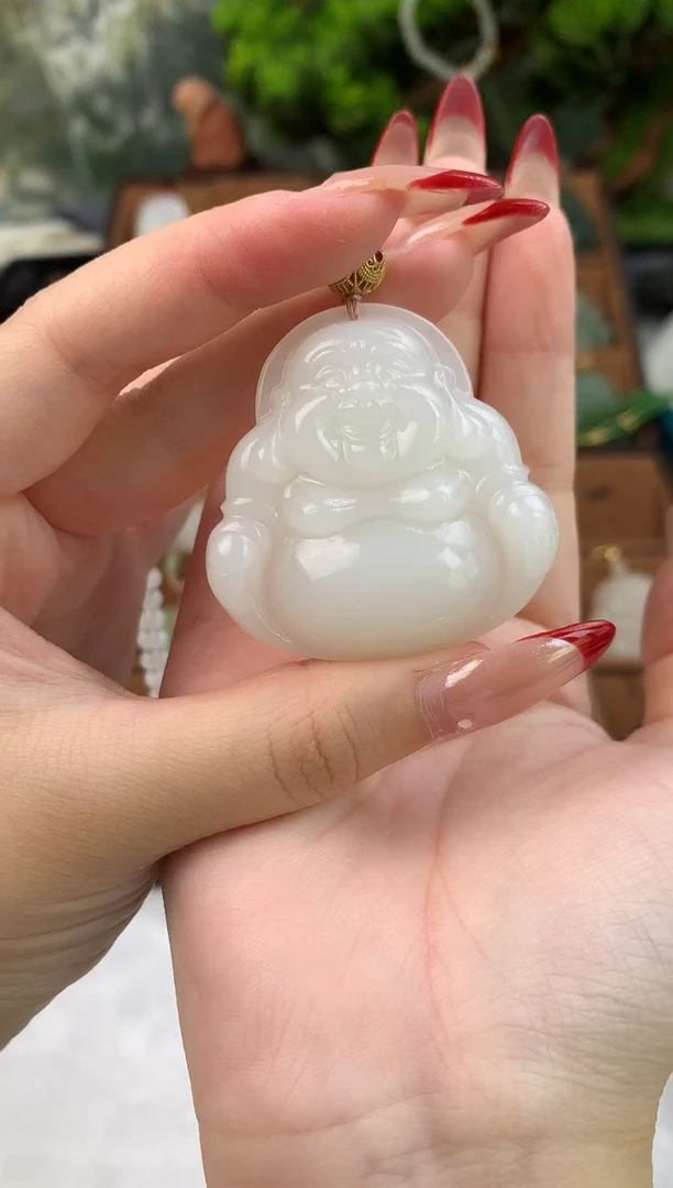 颈饰未镶嵌和田玉吊坠