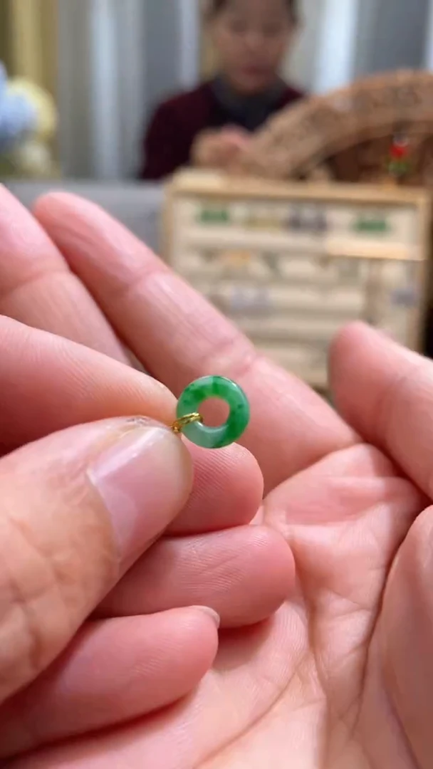 【闪购商品】翡翠颈饰未镶嵌甜甜圈