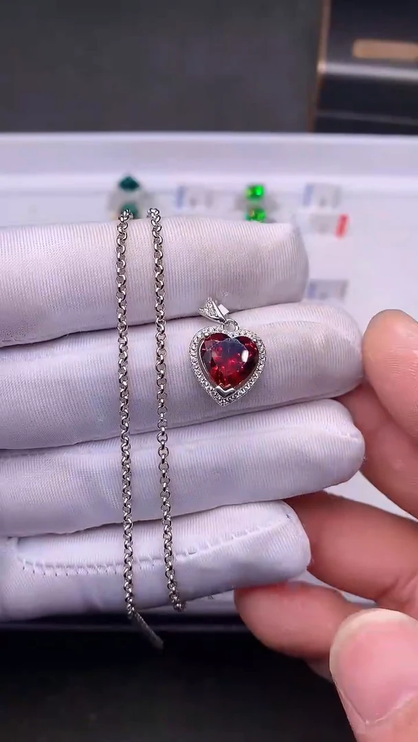 【闪购商品】石榴石颈饰银S925镶嵌........