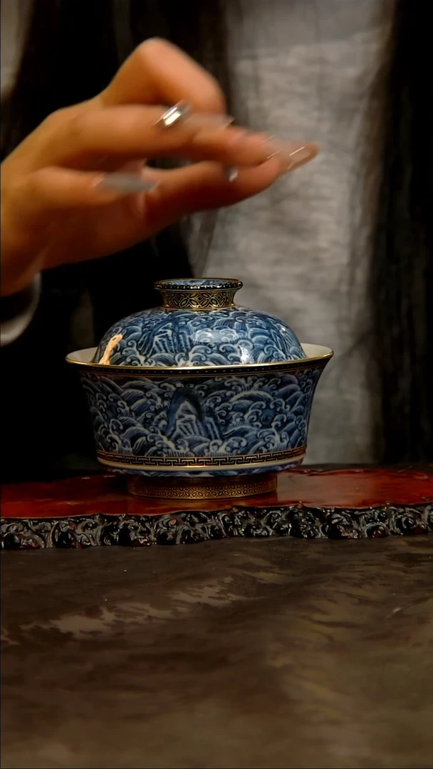 【闪购商品】青花手绘龙纹盖碗【大明风华】