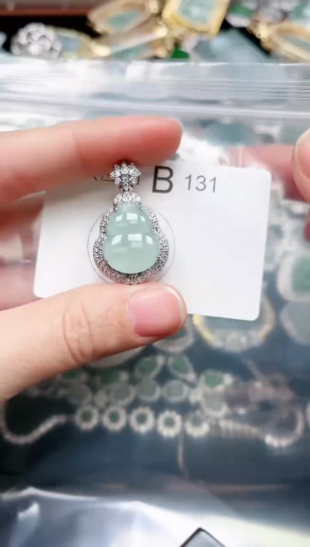 【闪购商品】翡翠颈饰未镶嵌131赠皮绳