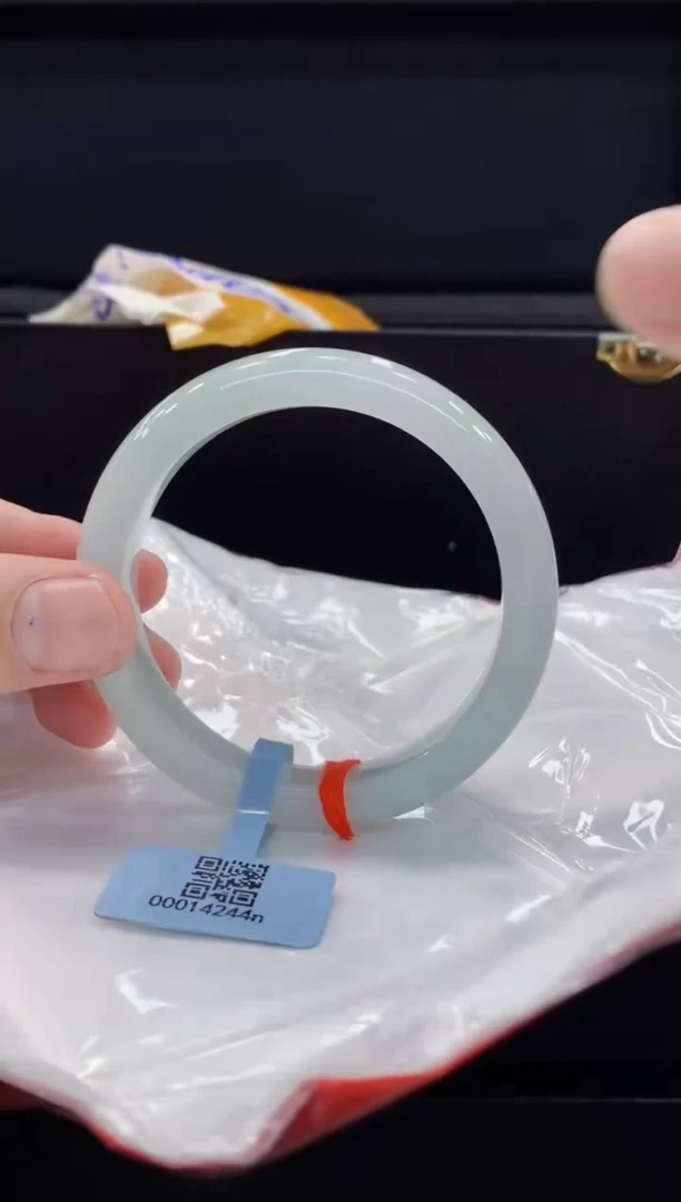 未镶嵌手镯翡翠翡翠手镯