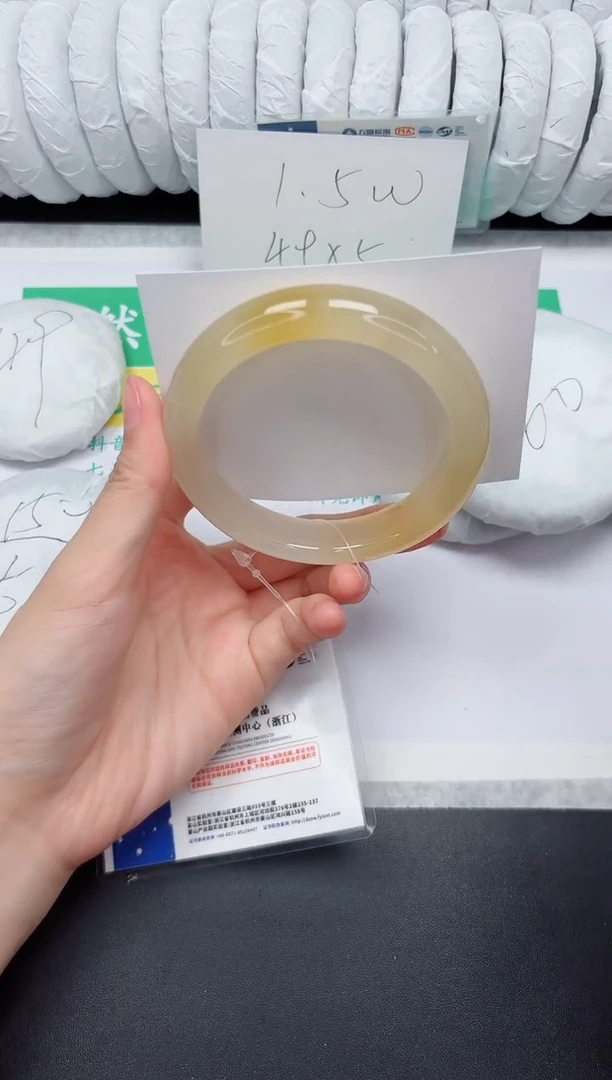 未镶嵌手镯石英质玉148-61.6HL