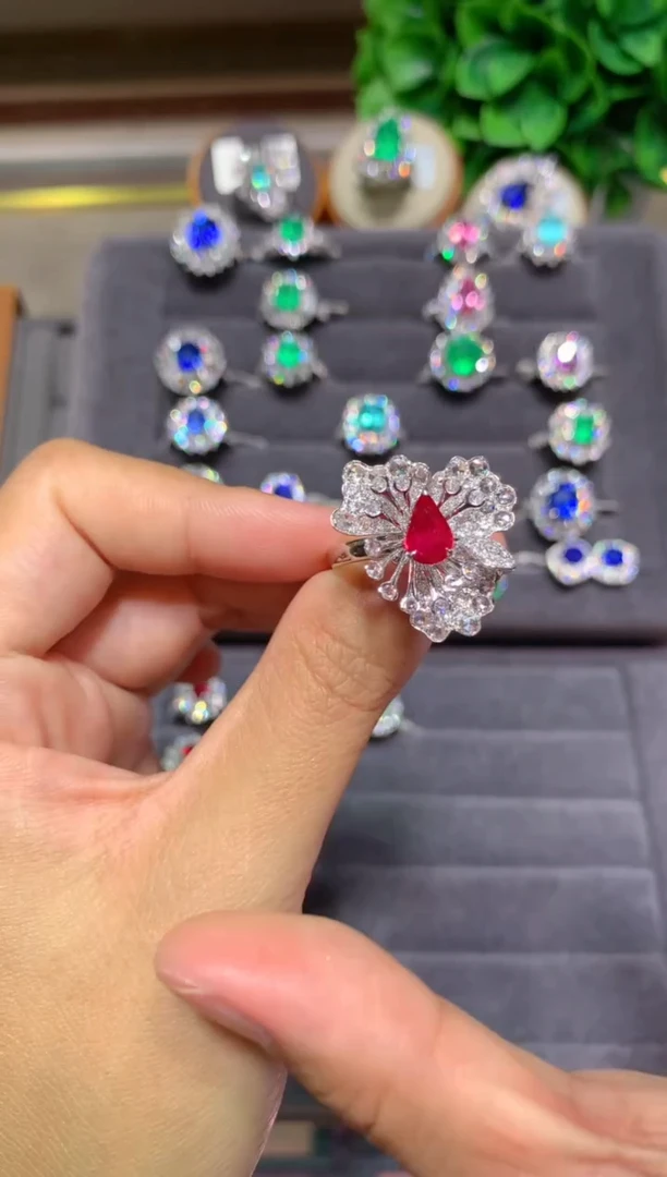 18K金镶嵌戒指红宝石1.05CT