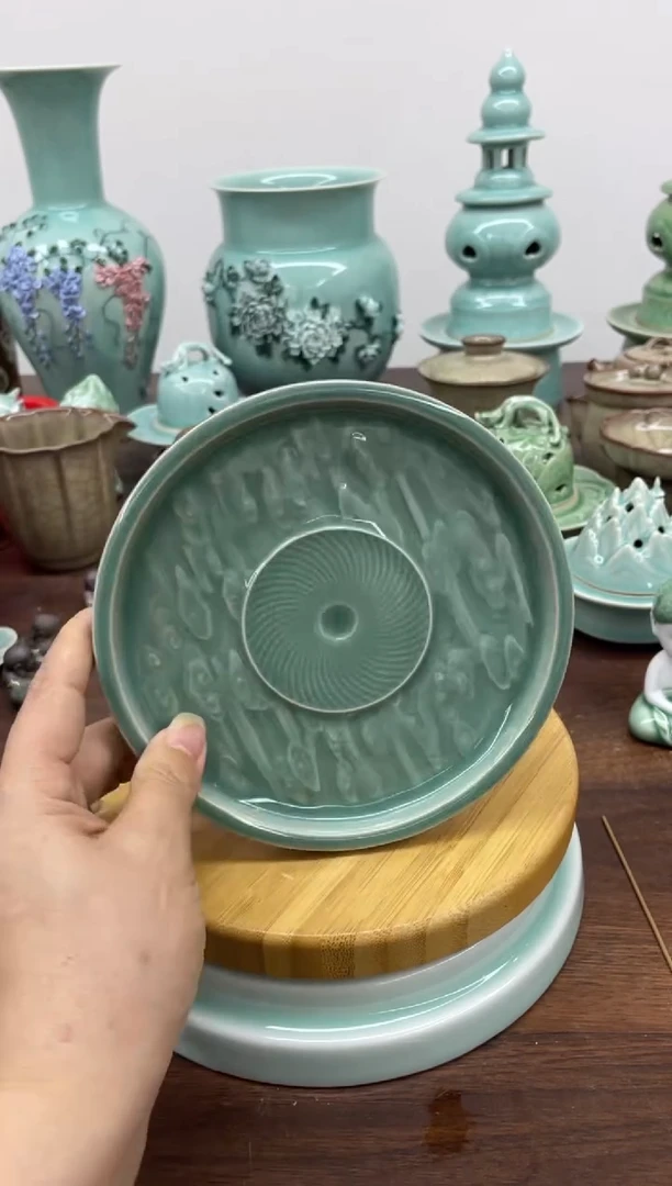 特价青瓷 慧语瓷坊 微瑕15厘米