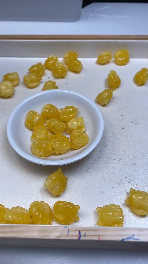 裸石蜜蜡未镶嵌E110 蜜 蜡九尾狐1个5.8元