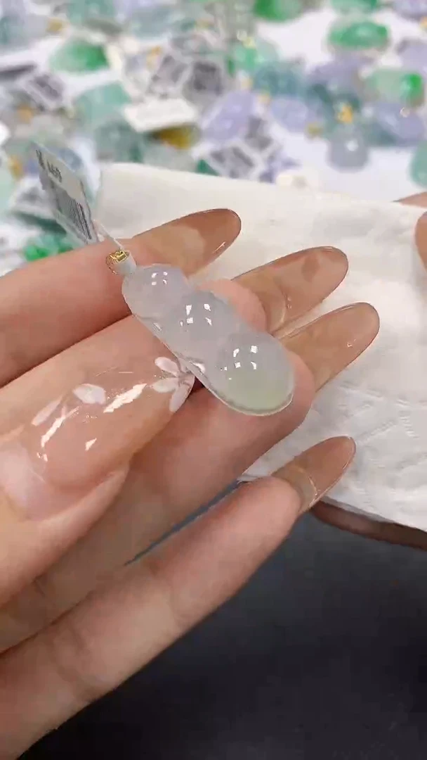 颈饰18K金镶嵌翡翠a货假一赔三支持复检百元上9元证书费自理