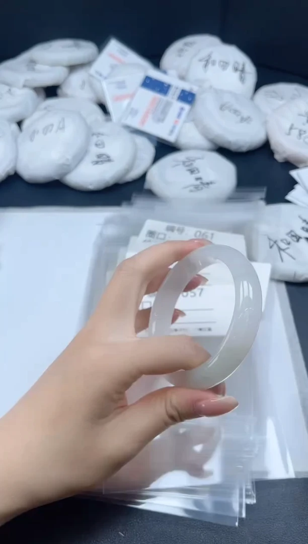 未镶嵌手镯石英质玉057-5758