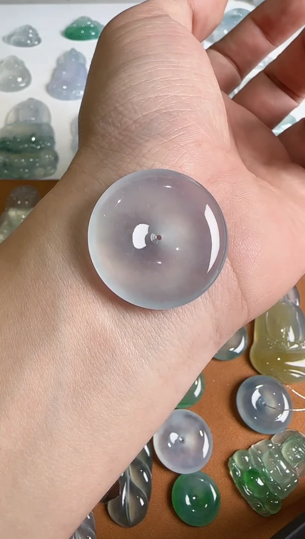 吊坠(不含链)未镶嵌翡翠.