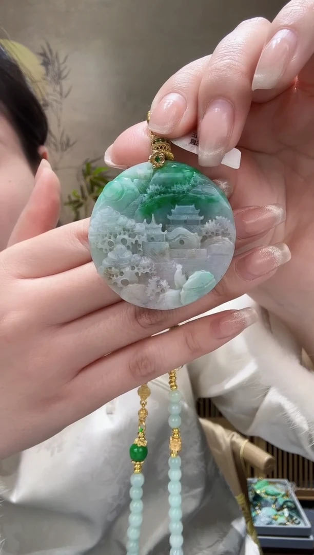 【闪购商品】翡翠颈饰未镶嵌吊坠