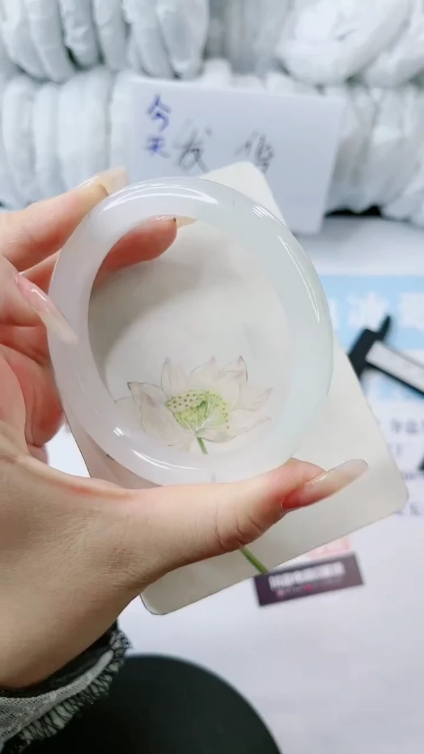 【闪购商品】石英质玉手镯未镶嵌多样性发货C272-62