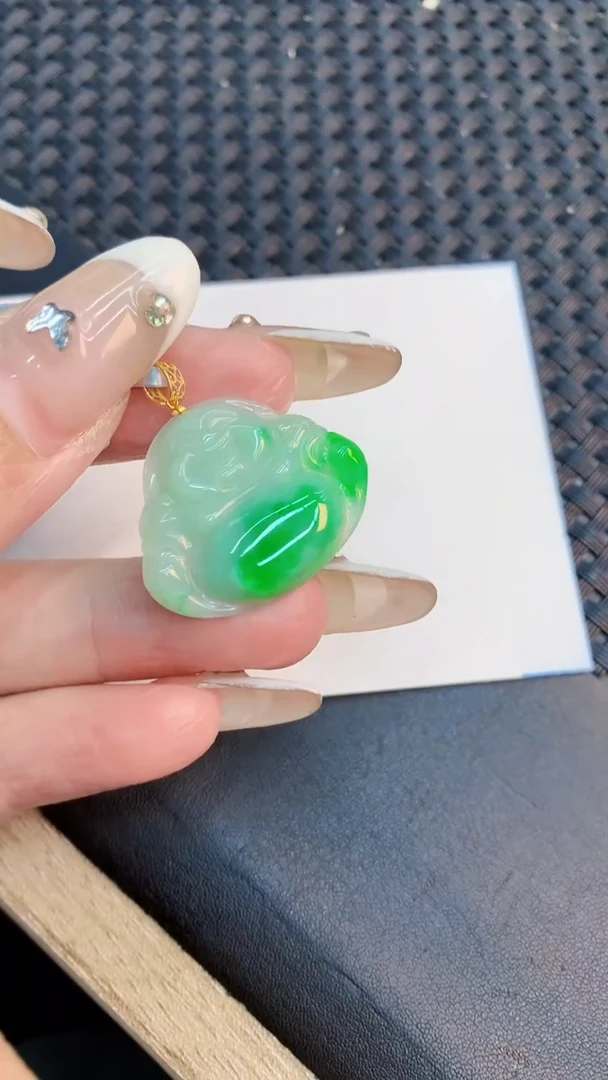 翡翠18K金镶嵌吊坠(不含链)1