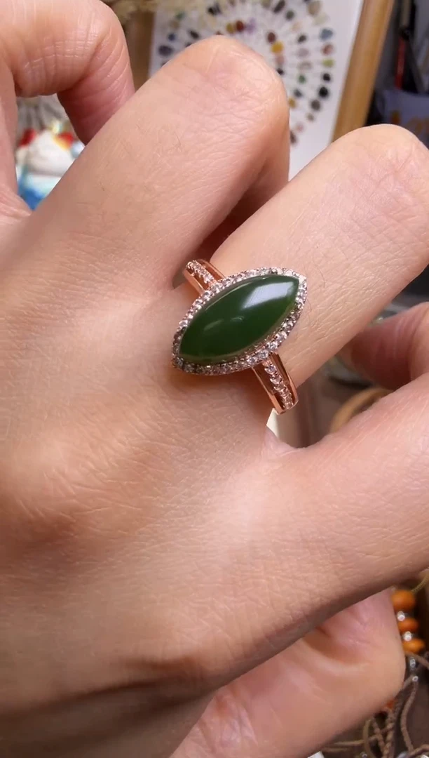 水晶摆件未镶嵌戒指