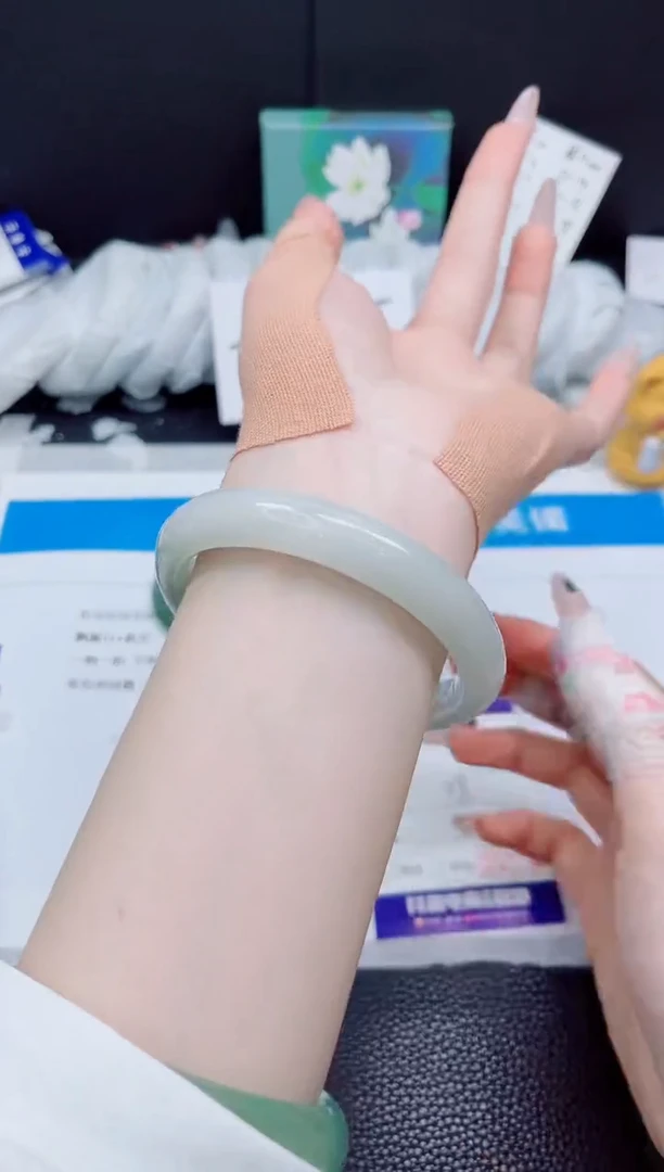 石英质玉手镯未镶嵌203-58