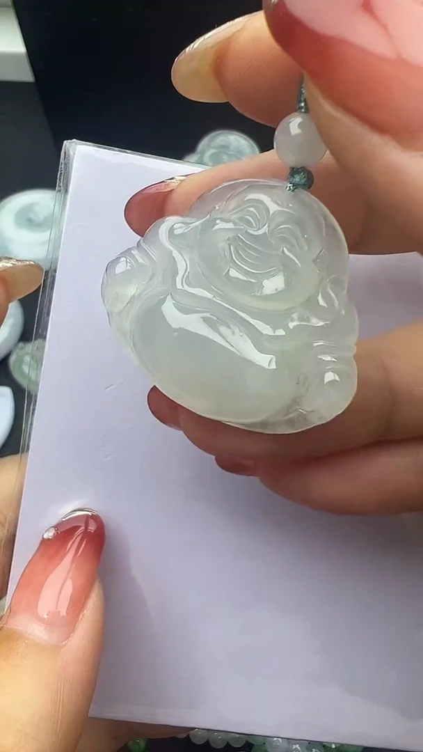 翡翠未镶嵌颈饰佛公