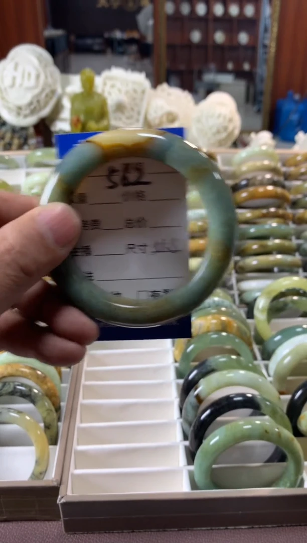 未镶嵌蛇纹石玉手镯562