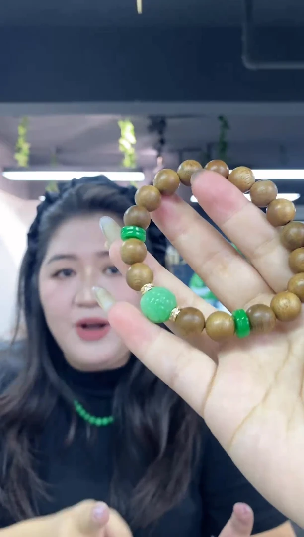 未镶嵌手串翡翠多样性发其一颜色微差