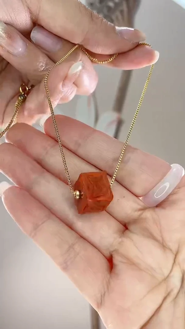 【闪购商品】翡翠吊坠(赠链)未镶嵌红翡方糖X60