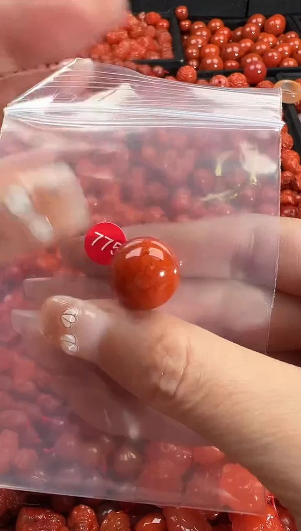 颈饰未镶嵌南红玛瑙1