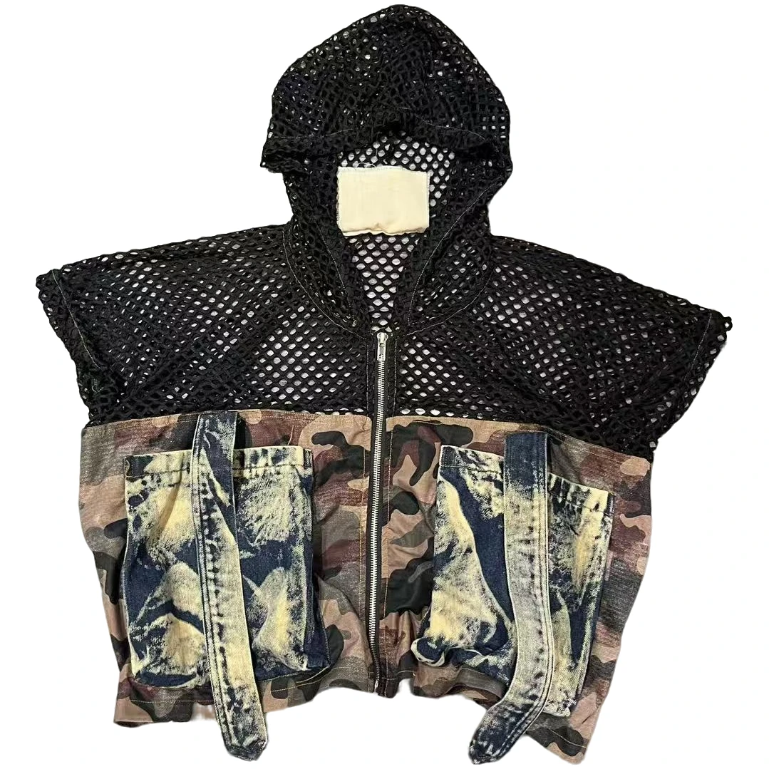 重工洗水牛仔拼迷彩网帽短袖上衣