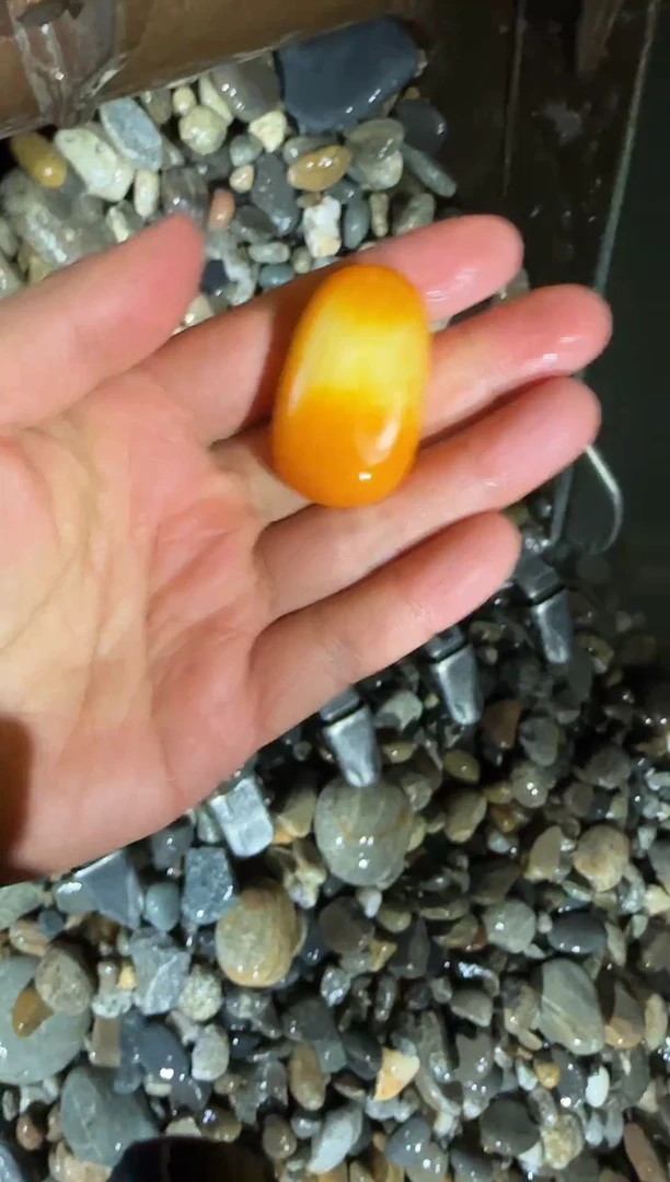 未镶嵌和田玉（糖玉）挂件68