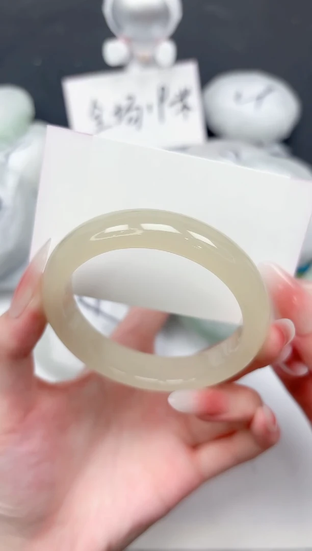 未镶嵌手镯石英质玉92-53.7