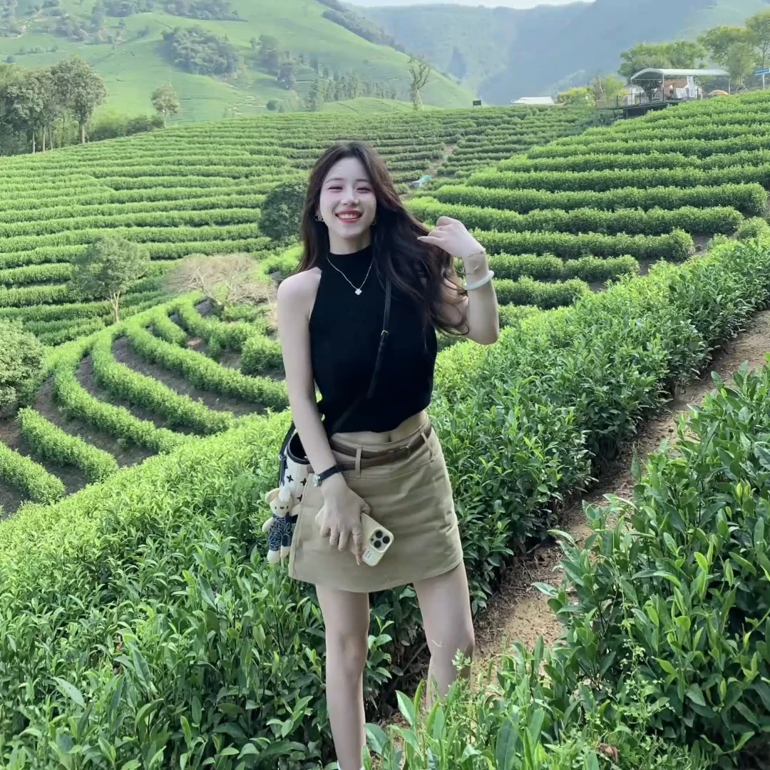 甜辣风挂脖小吊带上衣女夏季修身显瘦内搭短款背心高腰A字半身裙