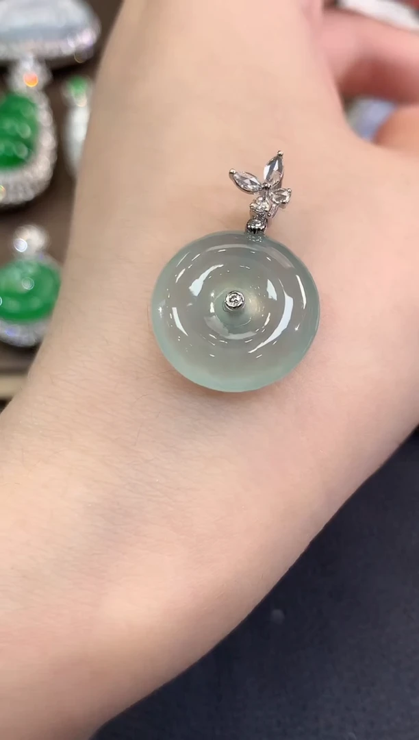 翡翠18K金镶嵌吊坠(不含链)春日珠宝 B30