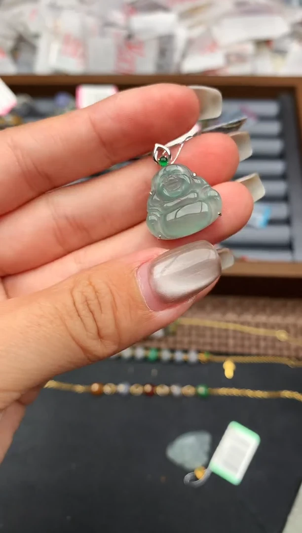 18K金镶嵌挂件翡翠—