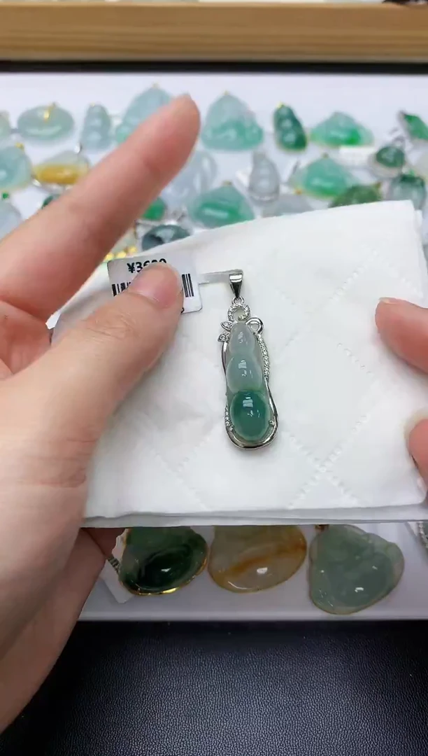 颈饰银S925镶嵌翡翠天然A货