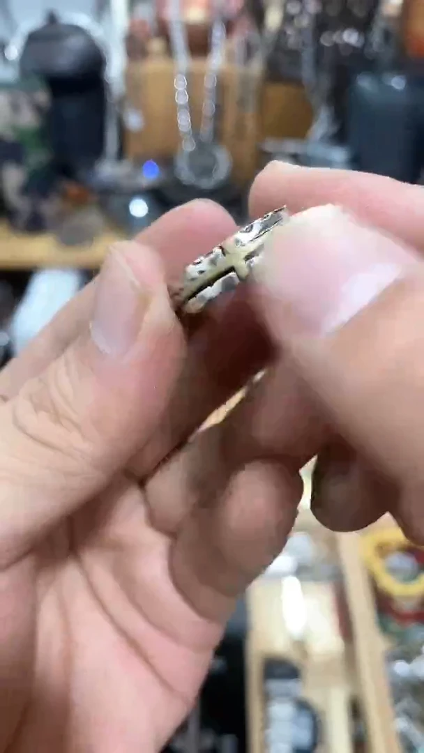 瓷片闪购商品  如图所示